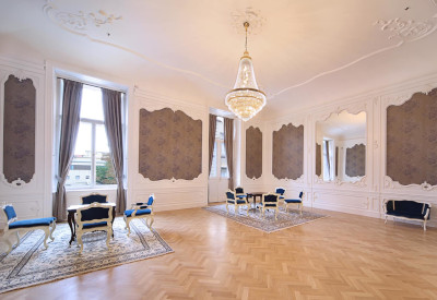 Károlyi-Csekonics Palace